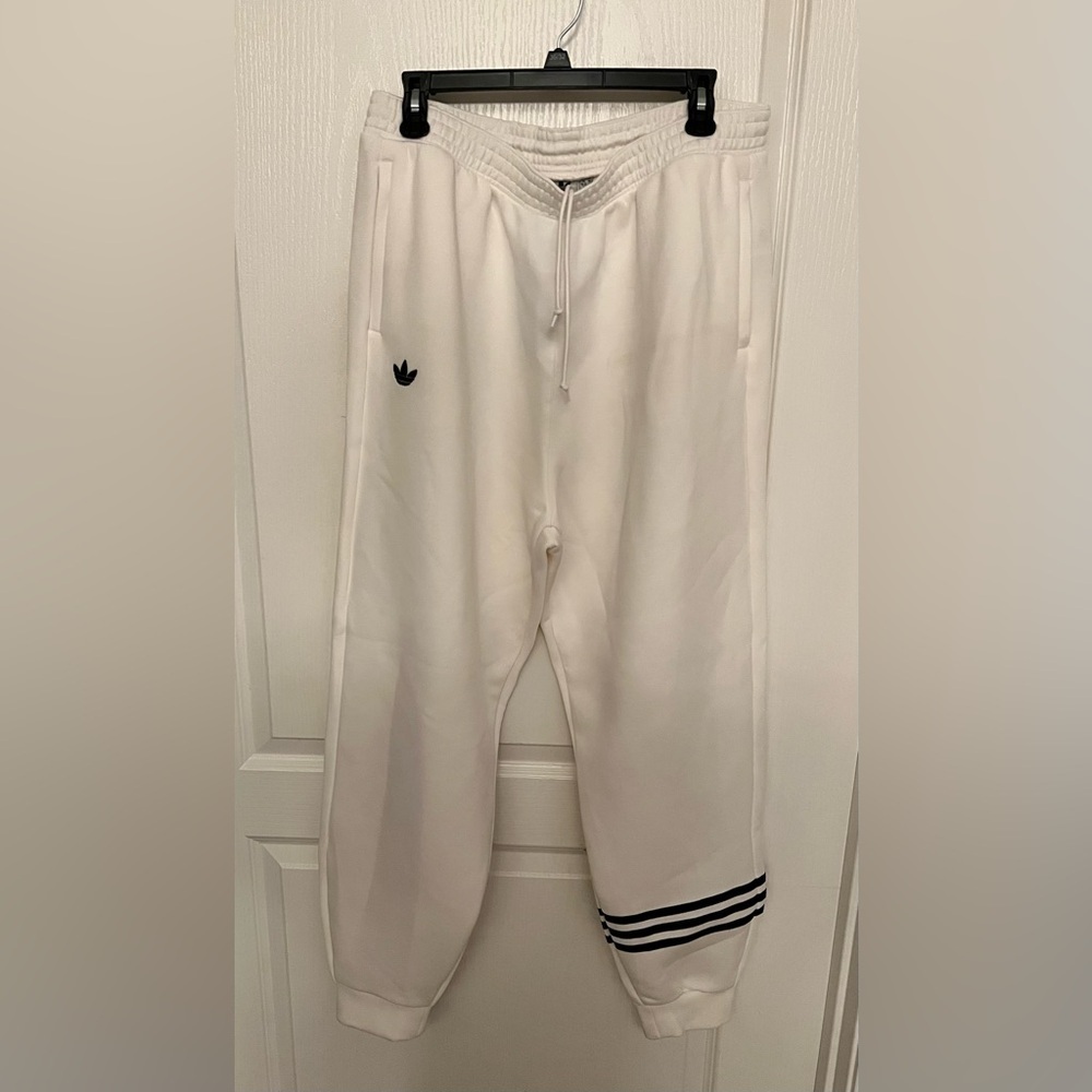 adidas Women's Cream jogger pant - Picture 5 of 10